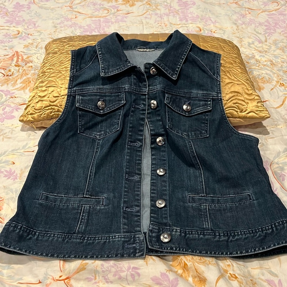Chico's Platinum Women's Blue size small Denim Vest
